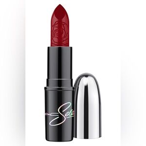 New MAC lipstick Selena collection- Queen of Cumbria